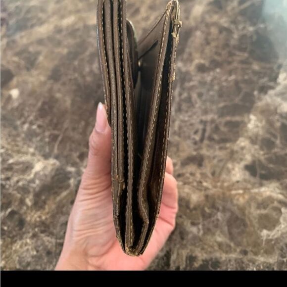 AUTHENTIC VINTAGE GUCCI SMALL BIFOLD WALLET - Picture 12 of 12